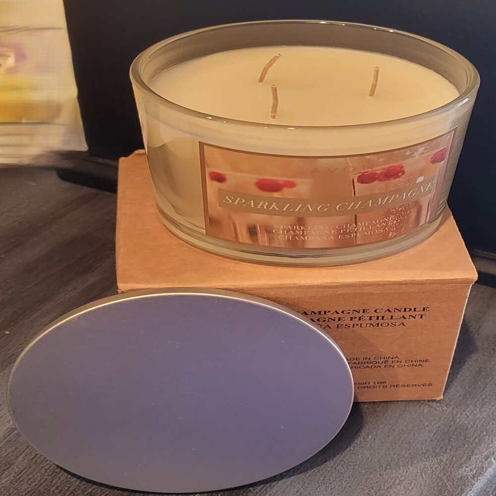 NIB 3 wick Sparkling Champgne jar candle, sweet and bright